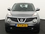 Nissan Juke 1.6 Acenta automaat cruisecontr. airco centrvergr, Elektronisch Stabiliteits Programma, Elektronische remkrachtverdeling, Stuur multifunctioneel. Warmtewerende voorruit De Nissan Juke 1.6 Acenta automaat uit 2014 is een compacte crossover met een opvallend en sportief design. Hij heeft een 1,6 liter benzinemotor en een automatische transmissie, wat zorgt voo