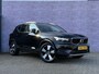 Volvo XC40 1.5 T3 Momentum Pro | Stoelverwarming | Keyless entry/start | 19"lm velgen | Parkeersensoren V+A | Parkeercamera | Metallic lak |