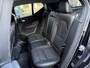 Volvo XC40 1.5 T3 Momentum Pro | Stoelverwarming | Keyless entry/start | 19"lm velgen | Parkeersensoren V+A | Parkeercamera | Metallic lak |