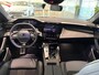 Peugeot e-308 SW GT 54 kWh Climate Control | Voorstoelen Elek. Verstelbaar | Elek. Kofferklep | Full Map Navigatie | Apple Carplay / Android Auto | 360 Camera | Parkeersensoren | Bekleding Half Leder / Alcantara | Direct uit Voorraad Leverbaar!