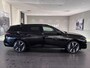 Peugeot e-308 SW GT 54 kWh Climate Control | Voorstoelen Elek. Verstelbaar | Elek. Kofferklep | Full Map Navigatie | Apple Carplay / Android Auto | 360 Camera | Parkeersensoren | Bekleding Half Leder / Alcantara | Direct uit Voorraad Leverbaar!