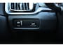 Volvo V60 T4 Automaat Momentum Pro | Trekhaak | Schuif/kanteldak | Verw. Voorstoelen | Getint glas | 18" LMV