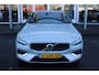 Volvo V60 T4 Automaat Momentum Pro | Trekhaak | Schuif/kanteldak | Verw. Voorstoelen | Getint glas | 18" LMV