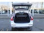 Volvo V60 T4 Automaat Momentum Pro | Trekhaak | Schuif/kanteldak | Verw. Voorstoelen | Getint glas | 18" LMV