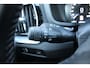 Volvo V60 T4 Automaat Momentum Pro | Trekhaak | Schuif/kanteldak | Verw. Voorstoelen | Getint glas | 18" LMV