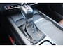 Volvo V60 T4 Automaat Momentum Pro | Trekhaak | Schuif/kanteldak | Verw. Voorstoelen | Getint glas | 18" LMV