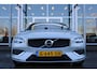 Volvo V60 T4 Automaat Momentum Pro | Trekhaak | Schuif/kanteldak | Verw. Voorstoelen | Getint glas | 18" LMV