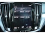 Volvo V60 T4 Automaat Momentum Pro | Trekhaak | Schuif/kanteldak | Verw. Voorstoelen | Getint glas | 18" LMV