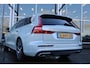 Volvo V60 T4 Automaat Momentum Pro | Trekhaak | Schuif/kanteldak | Verw. Voorstoelen | Getint glas | 18" LMV