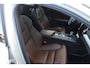 Volvo V60 T4 Automaat Momentum Pro | Trekhaak | Schuif/kanteldak | Verw. Voorstoelen | Getint glas | 18" LMV
