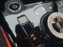 Kia Niro EV DynamicPlusLine 64.8 kWh | Trekhaak | Stoel en stuurverwarming | Schuifdak | Navigatie | Camera | Dodehoek detectie | Parkeersensoren voor en achter |