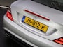 Mercedes-Benz SLK 200 AMG-Line (SFEERVERLICHTING, STOEL- & NEKVERWARMING, NAVIGATIESYSTEEM, CRUISE CONTROL, BLUETOOTH)