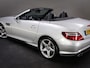 Mercedes-Benz SLK 200 AMG-Line (SFEERVERLICHTING, STOEL- & NEKVERWARMING, NAVIGATIESYSTEEM, CRUISE CONTROL, BLUETOOTH)