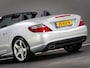 Mercedes-Benz SLK 200 AMG-Line (SFEERVERLICHTING, STOEL- & NEKVERWARMING, NAVIGATIESYSTEEM, CRUISE CONTROL, BLUETOOTH)