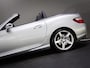 Mercedes-Benz SLK 200 AMG-Line (SFEERVERLICHTING, STOEL- & NEKVERWARMING, NAVIGATIESYSTEEM, CRUISE CONTROL, BLUETOOTH)