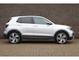 Volkswagen T-Cross 1.0 TSI 95pk Life | Trekhaak | Navigatie | Volautomatische Airconditioning
