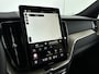 Volvo XC60 NEW MODEL 2.0 T6 Plug-in hybrid AWD Plus Dark | Panoramadak | PDC V+A en 360 Camera | Stoel+stuurverwarming | Head Up Display | Keyless |