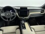 Volvo XC60 NEW MODEL 2.0 T6 Plug-in hybrid AWD Plus Dark | Panoramadak | PDC V+A en 360 Camera | Stoel+stuurverwarming | Head Up Display | Keyless |