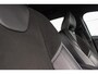 Volvo V40 2.0 T2 R-Design Facelift | 2e eigenaar | LED | Navigatie | 17 inch | Climate control | Alcantara/leer | Sportstoelen | PDC | Cruise control | Sportstuur | 122 pk