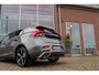 Volvo V40 2.0 T2 R-Design Facelift | 2e eigenaar | LED | Navigatie | 17 inch | Climate control | Alcantara/leer | Sportstoelen | PDC | Cruise control | Sportstuur | 122 pk