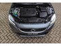 Volvo V40 2.0 T2 R-Design Facelift | 2e eigenaar | LED | Navigatie | 17 inch | Climate control | Alcantara/leer | Sportstoelen | PDC | Cruise control | Sportstuur | 122 pk