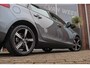 Volvo V40 2.0 T2 R-Design Facelift | 2e eigenaar | LED | Navigatie | 17 inch | Climate control | Alcantara/leer | Sportstoelen | PDC | Cruise control | Sportstuur | 122 pk