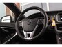 Volvo V40 2.0 T2 R-Design Facelift | 2e eigenaar | LED | Navigatie | 17 inch | Climate control | Alcantara/leer | Sportstoelen | PDC | Cruise control | Sportstuur | 122 pk