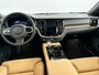 Volvo V60 T8 Ultra Dark Performance | 20" | Bowers & Wilkins | Geventileerd Nappa | Massagestoelen | Getint Glas | Panoramadak | Head-up | 360 Camera | Full LED | Adaptieve Cruise | BLIS