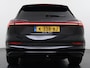 Audi E-tron 55 Quattro 95kWh 408PK Elektr.Leer+Verwarmd Pano-Dak Trekhaak Luchtvering Adap.Cruise Navi Ecc Stoelverwarming Business edition Plus SOH 93% LED Lmv Elek.Achterklep Privacy Glas Keyless Zwarte Hemel 1e Eigenaar 1.800KG Trekgewicht Zeer compleet! Volledig Dealer Onderhouden, net Beurt gehad bij Audi!