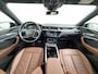 Audi E-tron 55 Quattro 95kWh 408PK Elektr.Leer+Verwarmd Pano-Dak Trekhaak Luchtvering Adap.Cruise Navi Ecc Stoelverwarming Business edition Plus SOH 93% LED Lmv Elek.Achterklep Privacy Glas Keyless Zwarte Hemel 1e Eigenaar 1.800KG Trekgewicht Zeer compleet! Volledig Dealer Onderhouden, net Beurt gehad bij Audi!