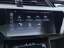 Audi E-tron 55 Quattro 95kWh 408PK Elektr.Leer+Verwarmd Pano-Dak Trekhaak Luchtvering Adap.Cruise Navi Ecc Stoelverwarming Business edition Plus SOH 93% LED Lmv Elek.Achterklep Privacy Glas Keyless Zwarte Hemel 1e Eigenaar 1.800KG Trekgewicht Zeer compleet! Volledig Dealer Onderhouden, net Beurt gehad bij Audi!