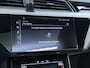Audi E-tron 55 Quattro 95kWh 408PK Elektr.Leer+Verwarmd Pano-Dak Trekhaak Luchtvering Adap.Cruise Navi Ecc Stoelverwarming Business edition Plus SOH 93% LED Lmv Elek.Achterklep Privacy Glas Keyless Zwarte Hemel 1e Eigenaar 1.800KG Trekgewicht Zeer compleet! Volledig Dealer Onderhouden, net Beurt gehad bij Audi!