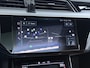 Audi E-tron 55 Quattro 95kWh 408PK Elektr.Leer+Verwarmd Pano-Dak Trekhaak Luchtvering Adap.Cruise Navi Ecc Stoelverwarming Business edition Plus SOH 93% LED Lmv Elek.Achterklep Privacy Glas Keyless Zwarte Hemel 1e Eigenaar 1.800KG Trekgewicht Zeer compleet! Volledig Dealer Onderhouden, net Beurt gehad bij Audi!