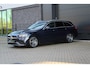 Mercedes-Benz C-klasse 300 e AMG Line | DODE HOEK | KEYLESS | ELEK TREKHAAK | CAMERA | AMBIENTLIGHT |