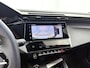 Peugeot 308 Allure Avantage 1.6 Plug-in Hybrid 180pk Automaat | Navigatie | Achteruitrijcamera | Adaptieve Cruise Control | Climate Control | Parkeersensoren v+a | Stoel- en stuurverwarming | Keyless | Led koplampen | Armsteun | Draadloze Apple Carplay / Android Auto + telefoonlader |  Digitaal instrumentenpaneel | Donker getint glas | 17" lichtmetalen velgen |