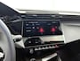 Peugeot 308 Allure Avantage 1.6 Plug-in Hybrid 180pk Automaat | Navigatie | Achteruitrijcamera | Adaptieve Cruise Control | Climate Control | Parkeersensoren v+a | Stoel- en stuurverwarming | Keyless | Led koplampen | Armsteun | Draadloze Apple Carplay / Android Auto + telefoonlader |  Digitaal instrumentenpaneel | Donker getint glas | 17" lichtmetalen velgen |