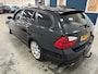 BMW 3-Serie Touring 318i High Executive / AUTOMAAT / MULTIEMEDIA-NAVI / DEALER ONDERHOUDEN