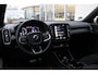 Volvo XC40 1.5 T4 Recharge R-Design | Dealeronderhouden | Verwarmbaar stuurwiel | Verwarmbare voorstoelen | Achteruitrij camera | Elektrische achterklep | Keyless | Apple carplay | Cruise control | LED-verlichting |