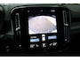 Volvo XC40 1.5 T4 Recharge R-Design | Dealeronderhouden | Verwarmbaar stuurwiel | Verwarmbare voorstoelen | Achteruitrij camera | Elektrische achterklep | Keyless | Apple carplay | Cruise control | LED-verlichting |