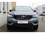 Volvo XC40 1.5 T4 Recharge R-Design | Dealeronderhouden | Verwarmbaar stuurwiel | Verwarmbare voorstoelen | Achteruitrij camera | Elektrische achterklep | Keyless | Apple carplay | Cruise control | LED-verlichting |