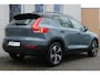 Volvo XC40 1.5 T4 Recharge R-Design | Dealeronderhouden | Verwarmbaar stuurwiel | Verwarmbare voorstoelen | Achteruitrij camera | Elektrische achterklep | Keyless | Apple carplay | Cruise control | LED-verlichting |