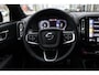 Volvo XC40 1.5 T4 Recharge R-Design | Dealeronderhouden | Verwarmbaar stuurwiel | Verwarmbare voorstoelen | Achteruitrij camera | Elektrische achterklep | Keyless | Apple carplay | Cruise control | LED-verlichting |