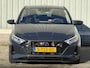 Hyundai i20 1.0 T-GDI Premium / Nederlandse Auto / Fabrieksgarantie t/m 02-2028 / Apple CarPlay/Android Auto / Navigatie / Bose Audio / Stoel- en Stuurverwarming / Keyless Entry / Climate Control / Achteruitrijcamera / Parkeersensoren voor + achter / Full LED verlichting /