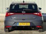 Hyundai i20 1.0 T-GDI Premium / Nederlandse Auto / Fabrieksgarantie t/m 02-2028 / Apple CarPlay/Android Auto / Navigatie / Bose Audio / Stoel- en Stuurverwarming / Keyless Entry / Climate Control / Achteruitrijcamera / Parkeersensoren voor + achter / Full LED verlichting /