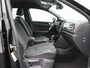 Volkswagen T-Roc 1.5 TSi 150 Pk Automaat R-Line Business | Adaptive Cruise | Climate Control | Camera | Navigatie | Stoelverwarming | Carplay | Trekhaak | 17 Inch | 23.588 Km!!