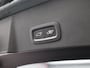 Volvo XC40 Recharge P8 AWD R-Design / Trekhaak / Pano. dak / 360 camera / Stoel-, stuurwiel- & achterbankverwarming / Harman Kardon / Pilot Assist / Zwart Leder / Blis