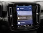 Volvo XC40 Recharge P8 AWD R-Design / Trekhaak / Pano. dak / 360 camera / Stoel-, stuurwiel- & achterbankverwarming / Harman Kardon / Pilot Assist / Zwart Leder / Blis