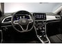 Volkswagen T-Roc Life Edition 1.5 TSI 150pk DSG Automaat Adaptive cruise control, Achteruitrijcamera, LED koplampen, App connect, Airco, DAB, Radio, Bluetooth, Keyless entry