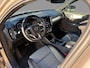 Volvo XC40 Plug-in hybrid T4 Core Bright | Facelift | Elektrische stoelverstelling | Navigatie | Achteruitrijcamera | Apple Carplay / Android Auto | Parkeersensoren voor + achter | Climate control |