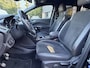 Ford Kuga 1.5 Ecco Boost ST Lijn . black lijn . stoel verwarming camera navi, elc a klep . nette auto onderhouds boek aanweizig . achter uit rijcamera .